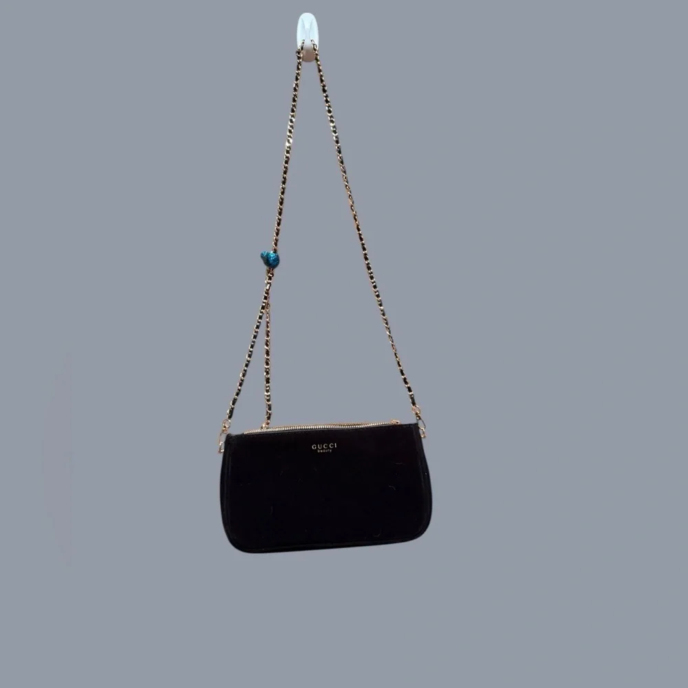GWP Gucci Black Velvet Crossbody Bag with Gold Chain - Picture 3 of 9